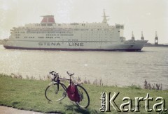 1992, Hoek van Holland, Holandia.
Prom i rower.
Fot. Artur Polit, zbiory Fundacji Ośrodka KARTA