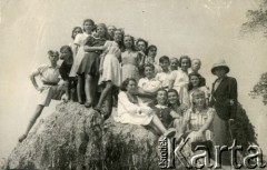 1943, Koja, Uganda.
Klasa Zofii 
Fot. NN, udostępnili Zofia i Julian Michalski, zbiory Ośrodka KARTA