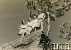 1946, Iran.
Grupa harcerzy.
Fot. NN, udostępniła Irena Godyń, zbiory Ośrodka KARTA
