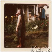 Lato 1974, Carshalton Beeches koło Londynu, Anglia, Wielka Brytania.
Irena Godyń z domu, zwyciężczyni w konkursie na najdłuższe włosy w Wielkiej Brytanii.
Fot. NN, udostępniła Irena Godyń, zbiory Ośrodka KARTA
