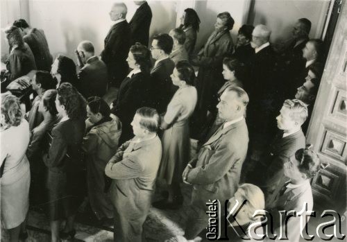1947, Bejrut, Liban.
Msza święta w kaplicy przy siedzibie Polskiego Czerwonego Krzyża.
Fot. NN, udostępnili Ewa i Stefan Petrusewiczowie, zbiory Ośrodka KARTA