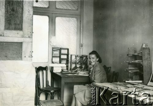 1949, Bejrut, Liban.
Poczta polska.
Fot. NN, udostępnili Ewa i Stefan Petrusewiczowie, zbiory Ośrodka KARTA