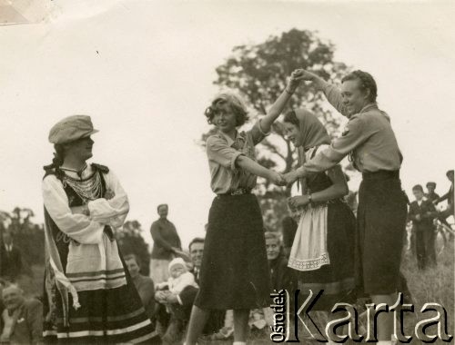 1952, Northwick Park, Wielka Brytania.
Harcerki na obozie.
Fot. NN, udostępnili Ewa i Stefan Petrusewiczowie, zbiory Ośrodka KARTA