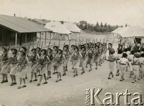 Październik 1943, Palestyna.
318 Kompania Kantyn Polowych i Bibliotek Ruchomych. 
Fot. NN, udostępniła Irena Sawka, zbiory Ośrodka KARTA