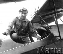 1937, Borysław, Polska.
Major Adam Ostrowski, pilot Polskich Sił Powietrznych w Wielkiej Brytanii podczas II wojny światowej, w młodości, przed swoim pierwszym lotem.
Fot. NN, zbiory Ośrodka KARTA, udostępnił Adam Ostrowski