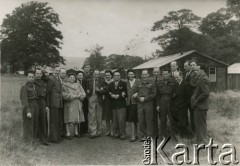 Po 1947, Cawthorne, Anglia, Wielka Brytania.
Prawdopodobnie wykładowcy kursów organizowanych dla Polaków, 7. z lewej Józef Bujnowski.
Fot. NN, zbiory Ośrodka KARTA, udostępniła Heide Pirwitz-Bujnowska.