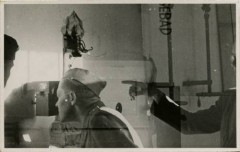 29.04.1945, Murnau am Staffelsee, Bawaria, III Rzesza Niemiecka.
Prawdopodobnie wyzwolenie przez wojska amerykańskie oflagu Murnau VII A. 
Fot. NN, kolekcja Marcina Rudzińskiego, zbiory Ośrodka KARTA
