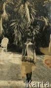 1925-1927, Francja.
Larysa Zajączkowska w ogrodzie.
Fot. NN, kolekcja Larysy Zajączkowskiej-Mitznerowej, zbiory Ośrodka KARTA
