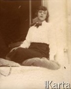 1925-1927, Francja.
Larissa Winterfeld, właścicielka pensjonatów 