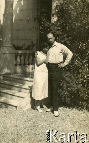 1925-1927, Juan-les-Pins, Francja.
Doktor Winterfeld z żoną Larissą, właściciele pensjonatów 