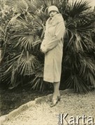 1925-1927, Juan-les-Pins, Francja.
Larissa Winterfeld, żona właściciela pensjonatu Les Chrysanthemes, w którym mieszkała Larysa Zajączkowska z babcią.
Fot. NN, kolekcja Larysy Zajączkowskiej-Mitznerowej, zbiory Ośrodka KARTA
