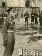 1945-1947, Urbino, Włochy.
Żołnierze żandarmerii 2 Korpusu Polskiego.
Fot. NN, zbiory Silvii Szymuli, reprodukcje cyfrowe w  Bibliotece Polskiej im. Ignacego Domeyki w Buenos Aires (Biblioteca Polaca Ignacio Domeyko) i w Ośrodku KARTA w Warszawie