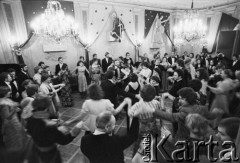 1978, Kraków, Polska.
Pałac Potockich pod Baranami, bal studencki.
Fot. Stanisław Kulawiak, zbiory Ośrodka KARTA.