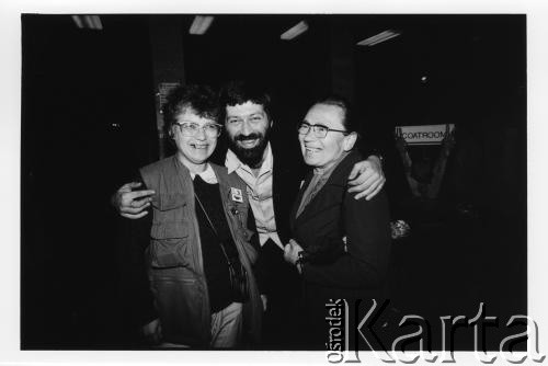 25–28.08.1988, Kraków, Polska.
Uczestnicy Międzynarodowej Konferencji Praw Człowieka, odbywającej się w kościele św. Maksymiliana Marii Kolbego w Mistrzejowicach. Z lewej rosyjska poetka i dysydentka Natalia Gorbaniewska, z prawej  Anna Walentynowicz.
Fot. Stanisław Kulawiak, zbiory Ośrodka KARTA