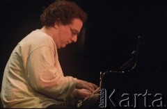 25.11.2000, Kalisz, Polska.
27. Międzynarodowy Festiwal Pianistów Jazzowych. Na zdjęciu pianista Uri Caine.
Fot. Stanisław Kulawiak, zbiory Ośrodka KARTA