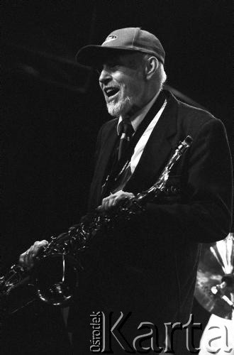 30.11.2002, Kalisz, Polska.
29. Międzynarodowy Festiwal Pianistów Jazzowych. Andrzej Trzaskowski Sextet i Jan Ptaszyn Wróblewski (na zdjęciu).
Fot. Stanisław Kulawiak, zbiory Ośrodka KARTA