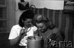 1955, Workuta, Komi ASRR, ZSRR.
Więźniarki łagrów. Z lewej Halina Kowalska.
Fot. Eugeniusz Cydzik, udostępnił Eugeniusz Cydzik w ramach projektu 