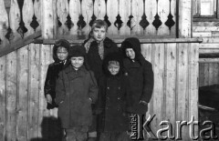 1955-1957, Workuta, Komi ASRR, ZSRR.
Grupa dzieci z rodzin zesłańców.
Fot. Eugeniusz Cydzik, udostępnił Eugeniusz Cydzik w ramach projektu 