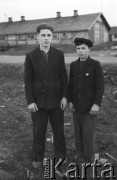 1955-1957, Workuta, Komi ASRR, ZSRR.
Portret dwóch chłopców z rodzin zesłańców.
Fot. Eugeniusz Cydzik, udostępnił Eugeniusz Cydzik w ramach projektu 