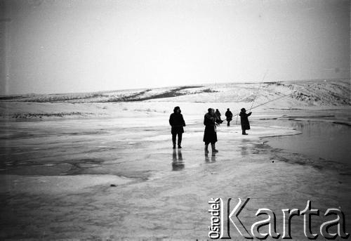 1955-1957, Workuta, Komi ASRR, ZSRR.
Połów ryb nad rzeką Workutą.
Fot. NN, udostępnił Eugeniusz Cydzik w ramach projektu 