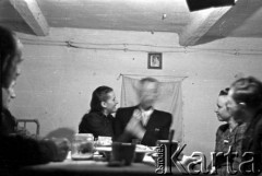 1955-1956, Workuta, Komi ASRR, ZSRR.
Spotkanie zesłańców. Na zdjęciu, w środku Stanisław Kiałka, żołnierz AK w Wilnie, więzień łagrów w latach 1945-1956.
Fot. Eugeniusz Cydzik, udostępnił Eugeniusz Cydzik w ramach projektu 