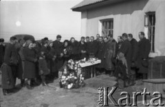 1955-1957, Workuta, Komi ASRR, ZSRR.
Ceremonia pogrzebowa jednego z zesłańców. 
Fot. Eugeniusz Cydzik, udostępnił Eugeniusz Cydzik w ramach projektu 