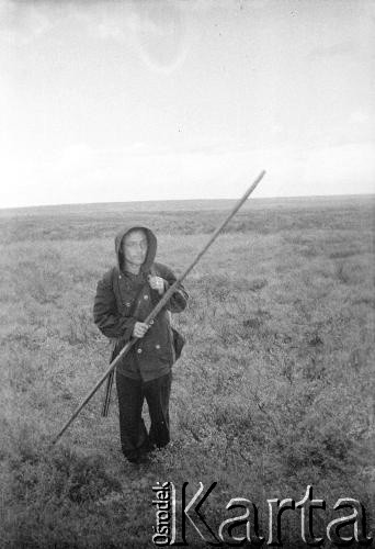 1955-1957, okolice Workuty, Komi ASRR, ZSRR.
Zesłaniec podczas polowania.
Fot. NN, udostępnił Eugeniusz Cydzik w ramach projektu 