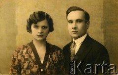 1932, Lwów, Polska.
Rodzice Krystyny Rudej (z d. Fugińskiej).
Fot. NN, zbiory Archiwum Historii Mówionej Ośrodka KARTA i Domu Spotkań z Historią, udostępniła Krystyna Ruda w ramach projektu 