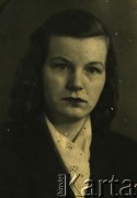 Po 1939, brak miejsca.
Portret kobiety. Na zdjęciu najprawdopodobniej Józefa Rybka.
Fot. NN, zbiory Archiwum Historii Mówionej Ośrodka KARTA i Domu Spotkań z Historią, udostępniła Józefa Rybka w ramach projektu 