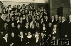 Przed 1939, Ryga, Republika Łotewska.
Chór polski. Fotografia z rodzinnego archiwum Ireny Hermane. Zdjęcie wykonanaw w atelier fotograficznym 