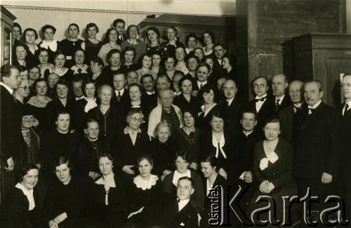Przed 1939, Ryga, Republika Łotewska.
Chór polski. Fotografia z rodzinnego archiwum Ireny Hermane. Zdjęcie wykonanaw w atelier fotograficznym 