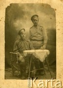 Początek XX wieku, brak miejsca.
Jacek Macur, ojciec Katarzyny Duniec w rosyjskim mundurze.
Fot. NN, zbiory Archiwum Historii Mówionej Ośrodka KARTA i Domu Spotkań z Historią, udostępniła Katarzyna Duniec w ramach projektu 