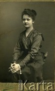 Po 1905, Lwów, Galicja.
Portret matki Ireny Czubatej. Fotografia wykonana w atelier fotograficznym 
