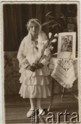Ok. 1932, Borysław, Polska.
Pierwsza komunia święta Eleonory Grzybowskiej.
Fot. NN, zbiory Archiwum Historii Mówionej Ośrodka KARTA i Domu Spotkań z Historią, udostępniła Eleonora Grzybowska w ramach projektu 