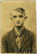 1940, Borysław, okupacja sowiecka.
Julian Domaradzki, brat Eleonory Grzybowskiej.
Fot. NN, zbiory Archiwum Historii Mówionej Ośrodka KARTA i Domu Spotkań z Historią, udostępniła Eleonora Grzybowska w ramach projektu 