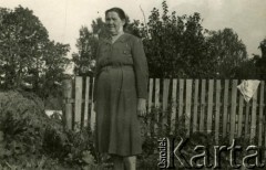 Lata 60., Litewska SRR, ZSRR.
Portret kobiety w plenerze. Prawdopodobnie Aniela z d. Rynkiewicz, matka Ludwiki Januszkiewicz z d. Andruszkiewicz.
Fot. NN, zbiory Archiwum Historii Mówionej Ośrodka KARTA i Domu Spotkań z Historią, udostępniła Ludwika Januszkiewicz w ramach projektu 