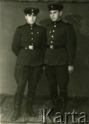 Lata 70./80., Związek Radziecki.
Portret dwóch żołnierzy armii radzieckiej.
Fot. NN, zbiory Archiwum Historii Mówionej Ośrodka KARTA i Domu Spotkań z Historią, udostępniła Ludwika Januszkiewicz w ramach projektu 