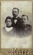Pocz. XX wieku, Kołomyja, woj. stanisławowskie, Galicja.
Portret rodzinny wykonany w Atelier Fotograficznym 