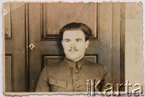 Lata 40., Cienigańce (?). 
Józef Mickiewicz – brat ojca Heleny Mickiewicz (potem Giebeń). 
Fot. NN, zbiory Archiwum Historii Mówionej Ośrodka KARTA i Domu Spotkań z Historią, udostępniła Helena Giebeń w ramach projektu 
