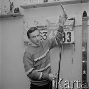 Po 1967, Zakopane, woj. krakowskie, Polska.
Andrzej Bachleda-Curuś - polski narciarz alpejski i olimpijczyk (1968, 1972).
Fot. Bogdan Łopieński, zbiory Ośrodka KARTA