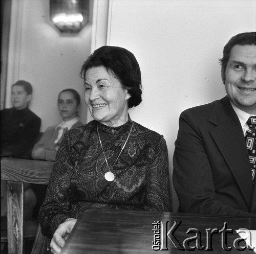 24-28.09.1973, Warszawa, Polska.
Bułgarska poetka Elisaweta Bagriana z wizytą w Polsce podczas Warszawskiej Jesieni Poezji w Starej Prochowni.
Fot. Lubomir T. Winnik, zbiory Ośrodka KARTA