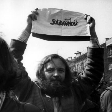 Fotografia z kolekcji tematycznej: Niezależna manifestacja w Warszawie w dniu 1 maja 1982 roku