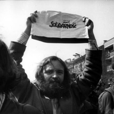 Fotografia z kolekcji tematycznej: Niezależna manifestacja w Warszawie w dniu 1 maja 1982 roku